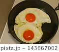 アメリカンな目玉焼き「サニーサイドアップ」ご存じですか 143667002