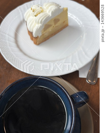 ラフランスタルトと珈琲 ラフランスタルトと珈琲 143669528
