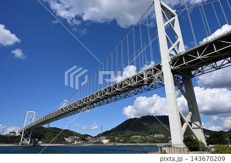 本州と九州を繫ぐ関門橋 本州と九州を繫ぐ関門橋 143670209