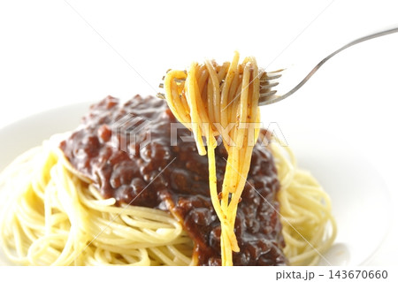 スパゲッティミートソースを食べる 143670660