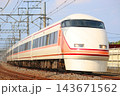 東武日光線を走行する車両 143671562