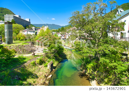 栃木県那須塩原市 塩原温泉と箒川の風景 栃木県那須塩原市 塩原温泉と箒川の風景 143672901