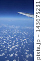 青い空と白い雲の海 143675231