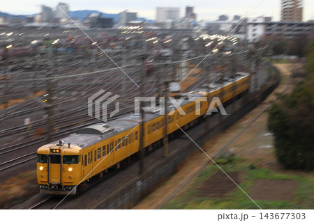 ［JR-W］山陽本線115系電車（岡山⇔三原） 143677303