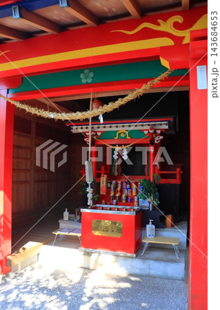 海に浮かぶ荒平天神 （菅原神社）の社殿（鹿児島県鹿屋市） 143684653