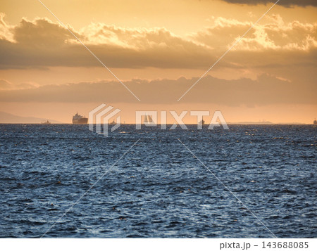 稲毛海岸から見た夕焼け 稲毛海岸から見た夕焼け 143688085