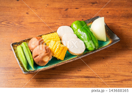 焼肉にぴったりの彩り豊かな「焼き野菜盛り合わせ」 143688165