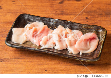 コリコリした食感と濃厚な旨味のホルモン「赤センマイ(ギアラ)」 コリコリした食感と濃厚な旨味のホルモン「赤センマイ(ギアラ)」 143688256