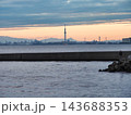 稲毛海岸から見た夕焼け 143688353