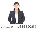 笑顔の女性社員 143689293