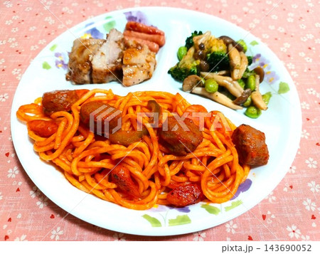 ワンプレートの食事 ワンプレートの食事 143690052