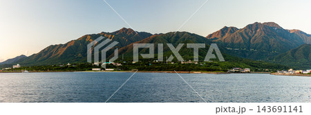 屋久島の朝景 パノラマ モルゲンロート(夏 屋久島の朝景 パノラマ モルゲンロート(夏 143691141