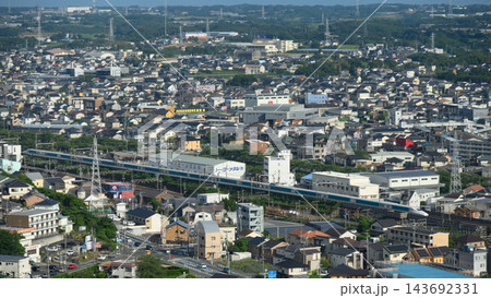 豊橋市岩屋緑地展望台から望む東海道新幹線 143692331