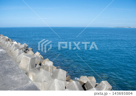 沖縄県宜野湾漁港周辺の風景 沖縄県宜野湾漁港周辺の風景 143693804
