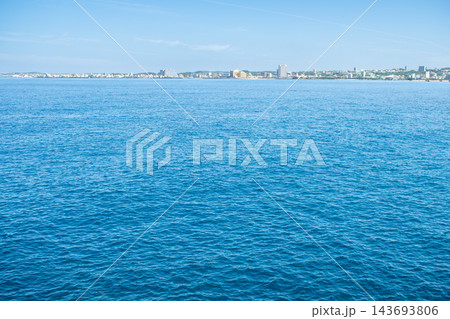 沖縄県宜野湾漁港周辺の風景 143693806