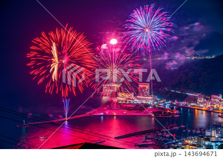 【静岡県】熱海100万ドルの夜景と海上花火大会 143694671