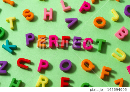 「PERFECT」のアルファベット 「PERFECT」のアルファベット 143694996
