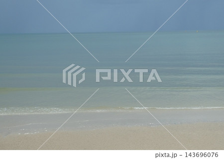 タイの砂浜と海の遠景 タイの砂浜と海の遠景 143696076