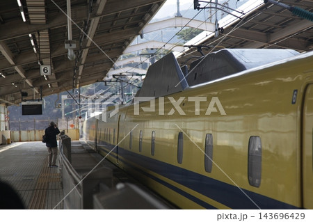 ドクターイエロー のぞみ検測 熱海駅 ドクターイエロー のぞみ検測 熱海駅 143696429