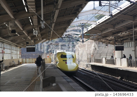 ドクターイエロー のぞみ検測 熱海駅 ドクターイエロー のぞみ検測 熱海駅 143696433