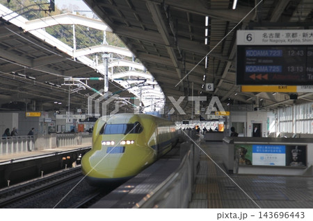 ドクターイエロー　のぞみ検測　熱海駅 143696443