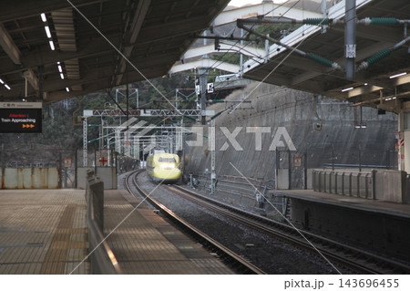 ドクターイエロー のぞみ検測 熱海駅 ドクターイエロー のぞみ検測 熱海駅 143696455