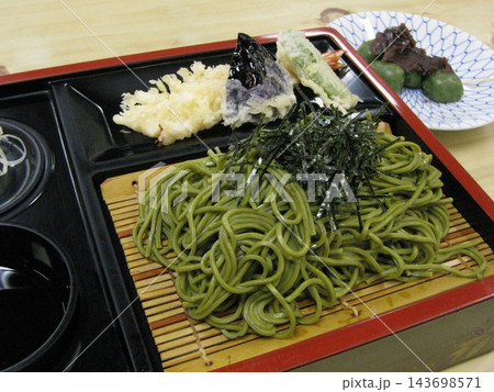 西新井大師門前 清水屋の草だんごと茶そばと海老天ぷら 西新井大師門前 清水屋の草だんごと茶そばと海老天ぷら 143698571
