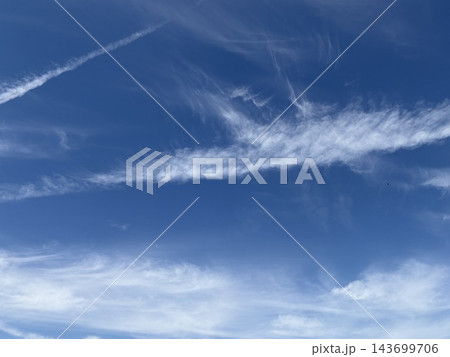 青空に浮かぶ雲 青空に浮かぶ雲 143699706