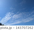 青空に浮かぶ雲 143707262