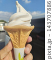 美味しそうなソフトクリーム 143707886