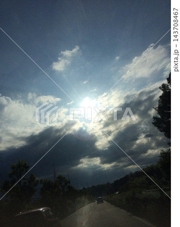 雲間から漏れる光 雲間から漏れる光 143708467