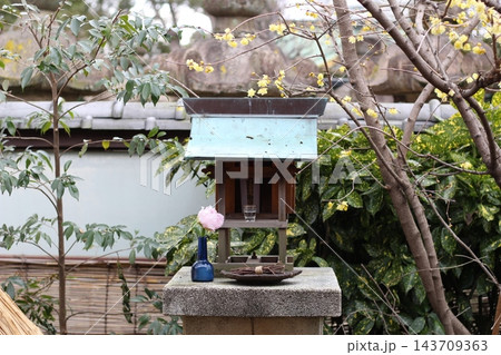 小さな祠 小さな祠 143709363