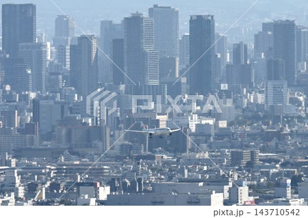 池田市五月山 五月平展望台 大阪伊丹空港を一望 池田市五月山 五月平展望台 大阪伊丹空港を一望 143710542