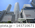 名古屋駅周辺の高層ビル群と青空が広がる都市景観 143710671