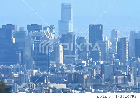 池田市五月山 五月平展望台 大阪伊丹空港を一望 池田市五月山 五月平展望台 大阪伊丹空港を一望 143710795
