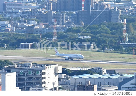 池田市五月山 五月平展望台 大阪伊丹空港を一望 池田市五月山 五月平展望台 大阪伊丹空港を一望 143710803