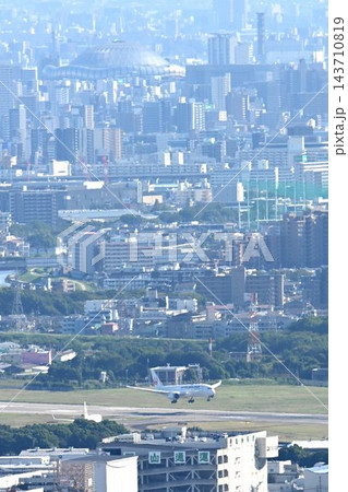 池田市五月山 五月平展望台 大阪伊丹空港を一望 池田市五月山 五月平展望台 大阪伊丹空港を一望 143710819