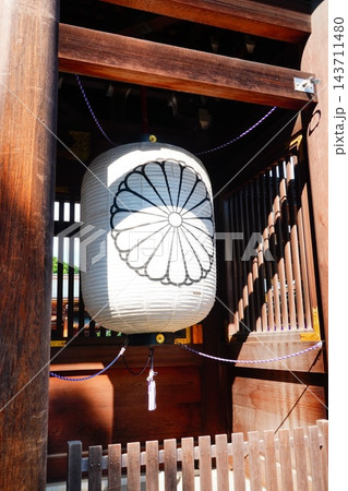 寒川神社 菊の御紋提灯 寒川神社 菊の御紋提灯 143711480