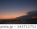 海から見た横浜の夕暮れ 143711752