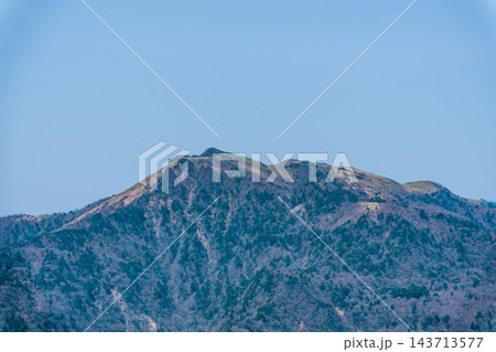 【剣山国定公園】初夏の塔丸の山頂から見た三嶺1 徳島県三好市 【剣山国定公園】初夏の塔丸の山頂から見た三嶺1 徳島県三好市 143713577