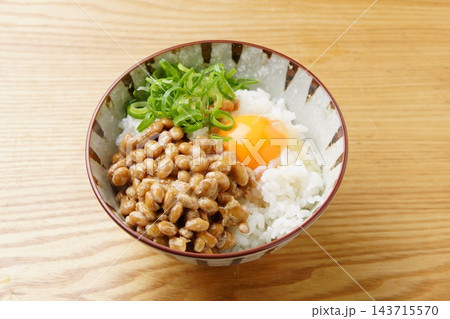 納豆卵かけご飯 143715570