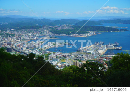 弓張岳展望台から見た佐世保港 弓張岳展望台から見た佐世保港 143716003