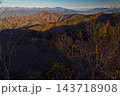 精進湖・パノラマ台付近から見る蛾ヶ岳と南アルプス・八ヶ岳の山並み 143718908