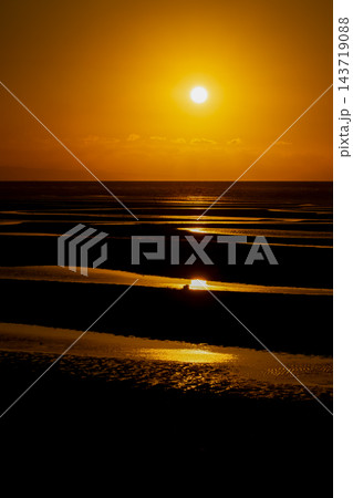 真玉海岸の夕日 真玉海岸の夕日 143719088