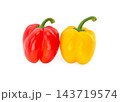 カラーピーマン、赤パプリカと黄パプリカ【白背景・切り抜き】 143719574
