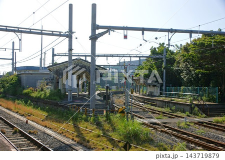 鶴見線の風景 浅野駅(海芝浦支線3.4番ホーム) 鶴見線の風景 浅野駅(海芝浦支線3.4番ホーム) 143719879