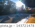 京都の大徳寺の美しい庭園の紅葉 143721478