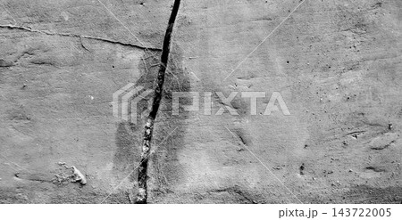Monochrome Cracked Concrete Wall Texture with Vertical Fissure Monochrome Cracked Concrete Wall Texture with Vertical Fissure 143722005