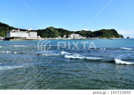 安房小湊／小湊漁港周辺を望む(千葉県鴨川市)【2026.10】 143723650