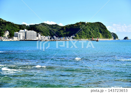 安房小湊／小湊漁港周辺を望む(千葉県鴨川市)【2026.10】 143723653